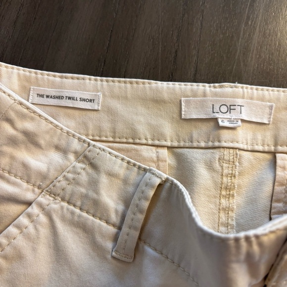 Loft The Washed Twill Short. Size 6. Cream. 4 pockets. - Picture 3 of 5